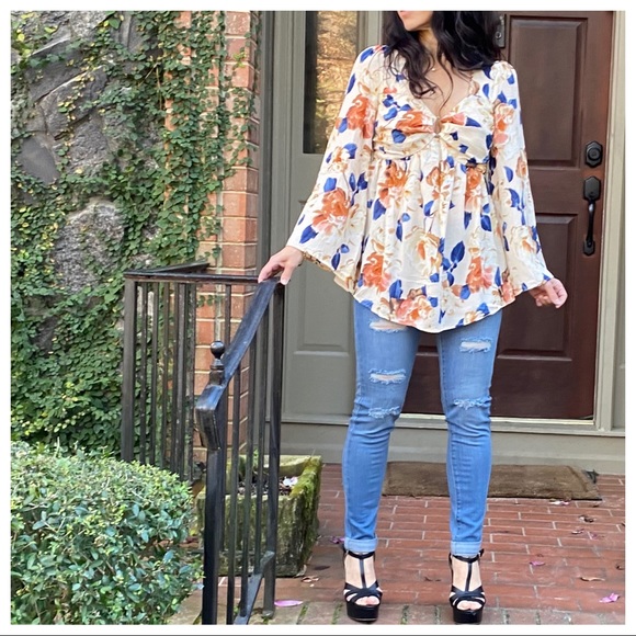 ✨LAST ONE✨Pretty boho chic beige floral tunic - Picture 3 of 6